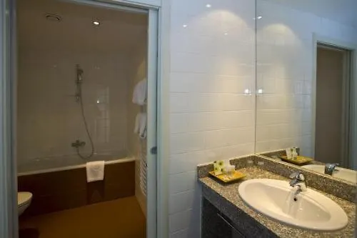 Starlight Suites Hotel Bucharest 4*,