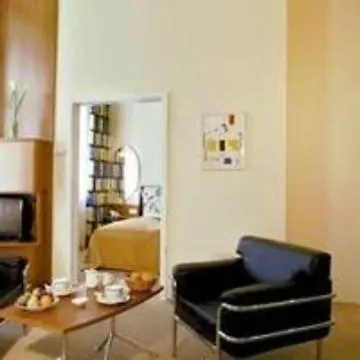 Starlight Suites Hotel Bucharest