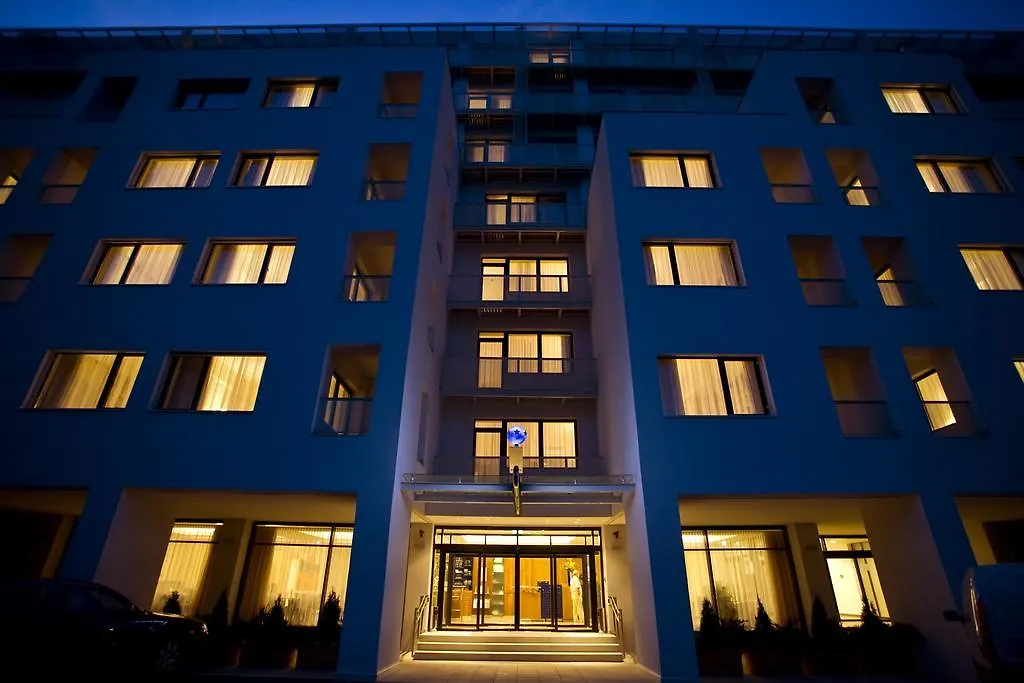 Starlight Suites Hotel Bucharest 4*,